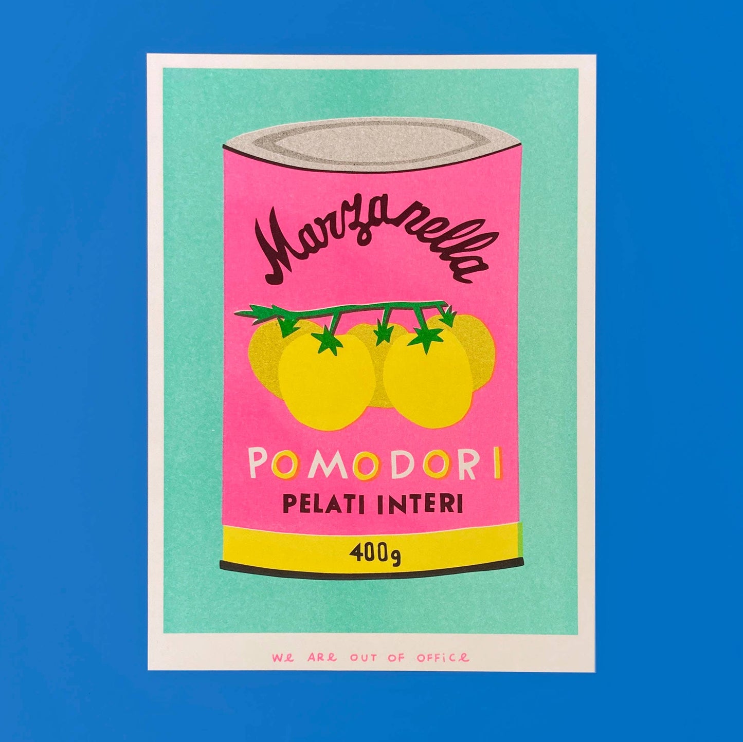 Illustration of a pink can labeled 'Marinella Pomodori' on a blue background