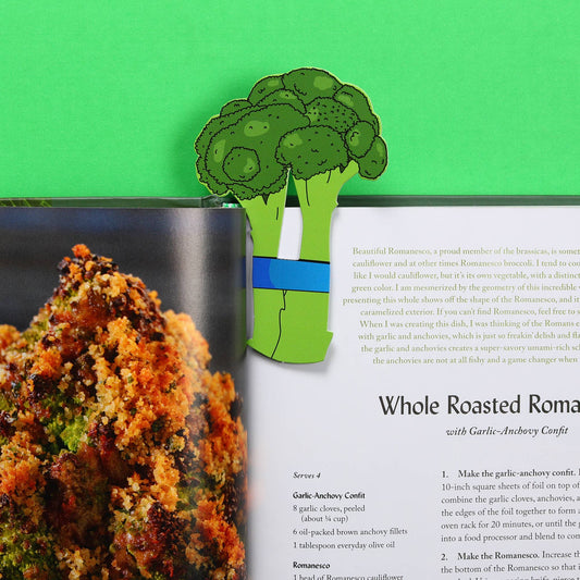 Bookmark made to look like a broccoli bunch, blue elastic included. 