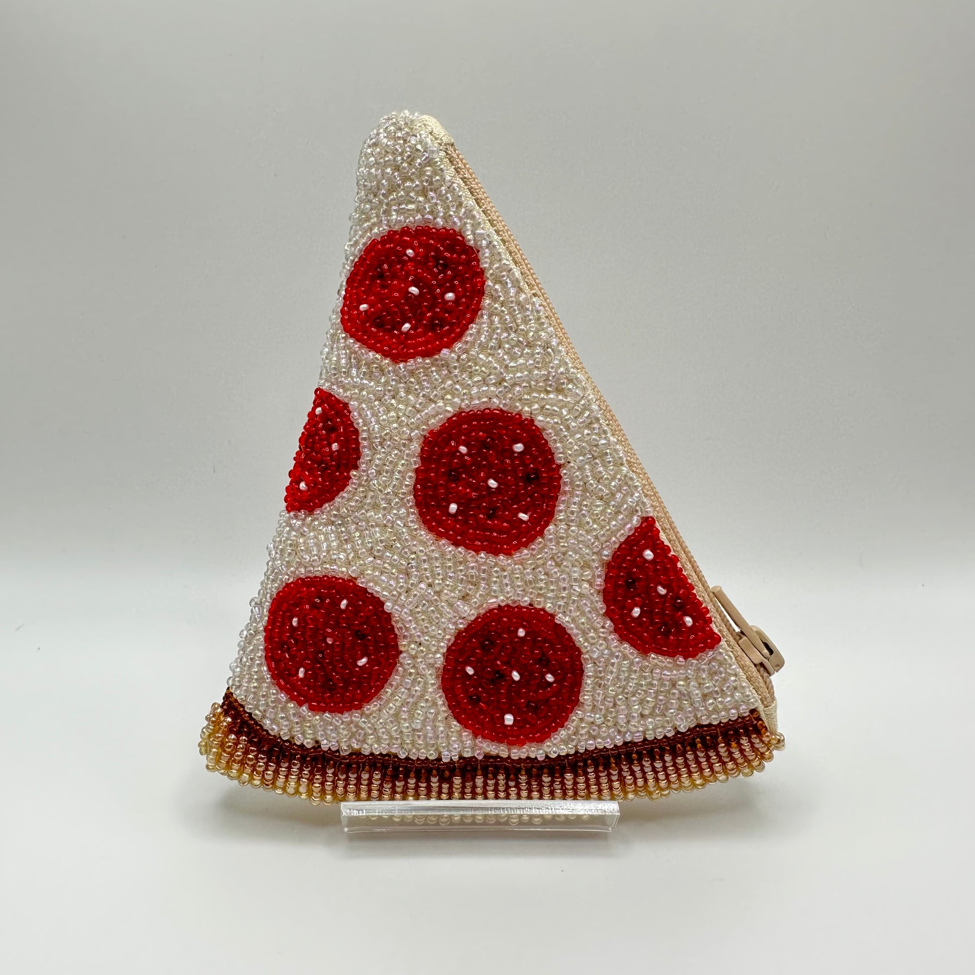 Beaded pepperoni pizza pouch.