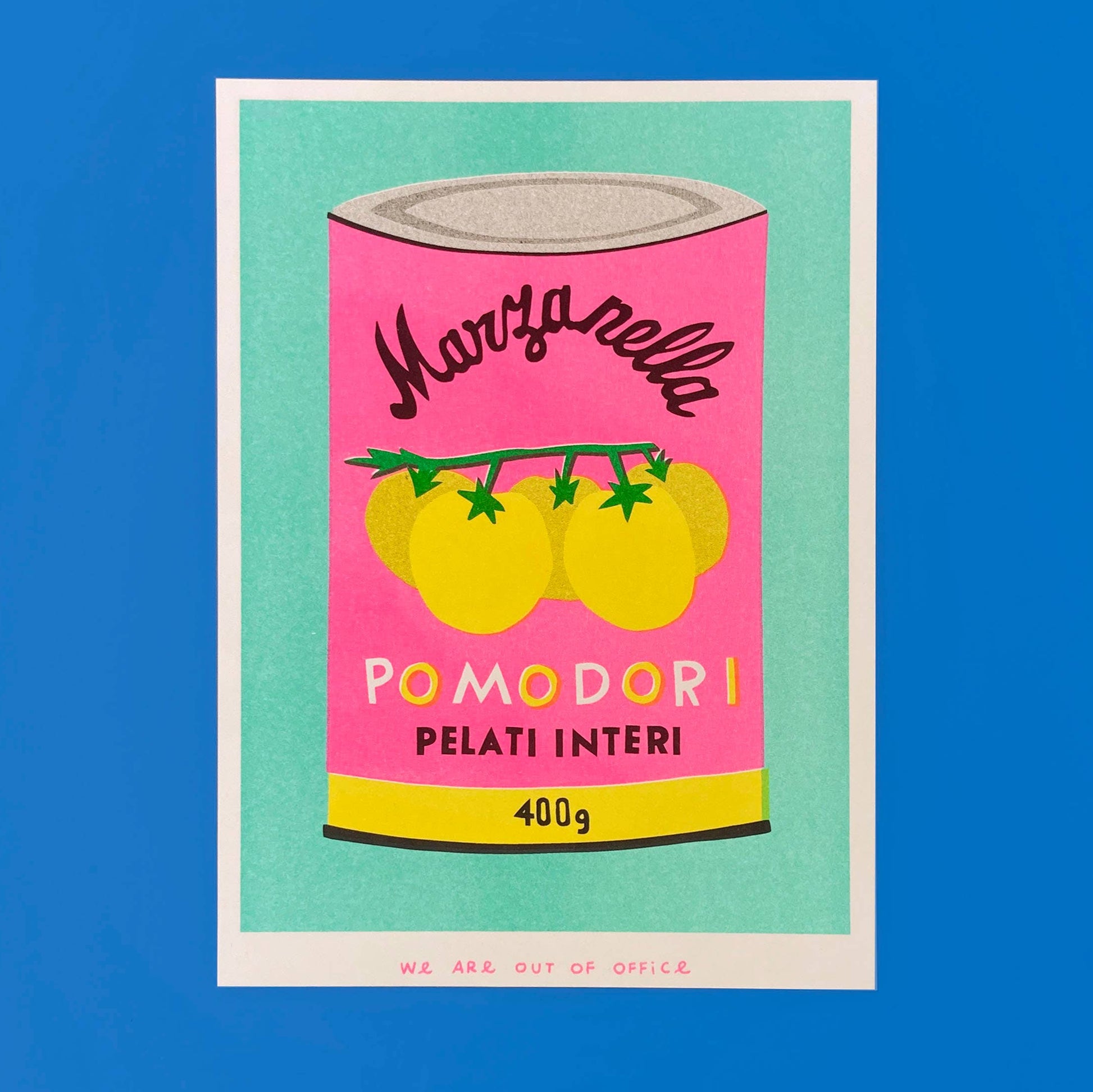 Illustration of a pink can labeled 'Marinella Pomodori' on a blue background