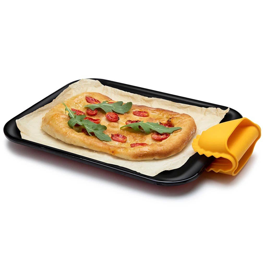 Mezzelune pot holder on hot baking dish with pizza flatbread on it