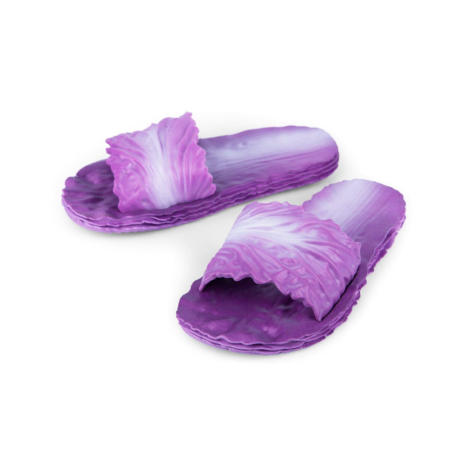 Slide slippers in the color and texture of purple cabbage