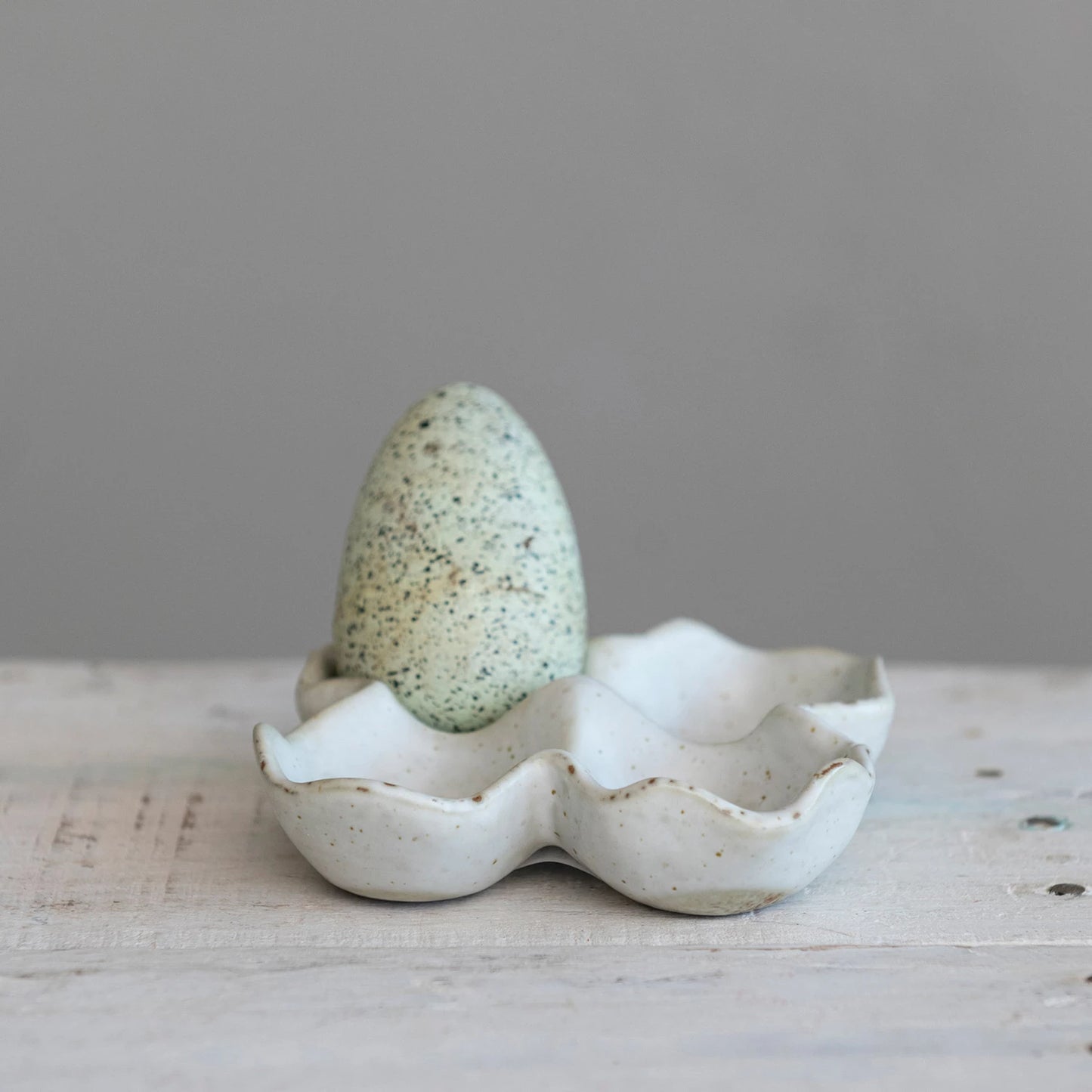 Stoneware 4-egg egg holder 