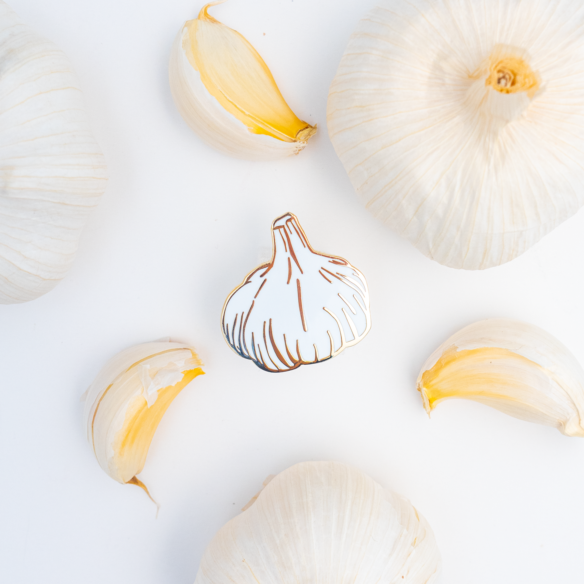 Garlic bulb enamel pin